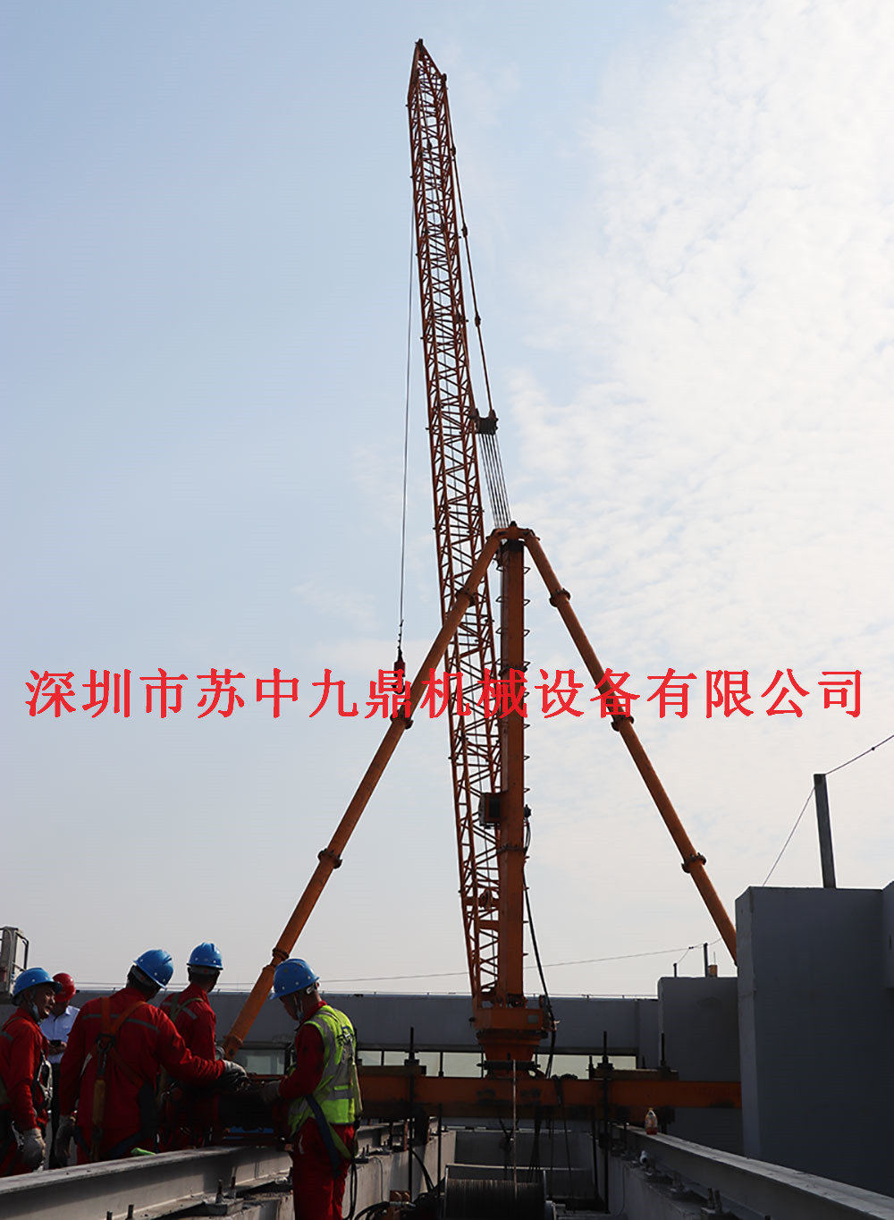 深圳市兆鑫匯金廣場(chǎng)，使用3T桅桿吊拆卸QTDS80塔機(jī)